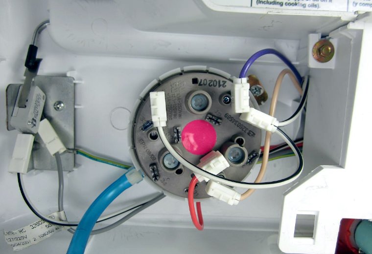 Замена датчика воды в стиральной машине Avex